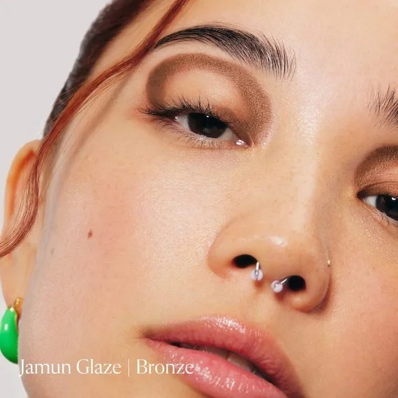 Kulfi- Underlined Kajal Waterproof Long-Wear Eyeliner in Jamun Glaze (bronze) - Picture 3 of 11